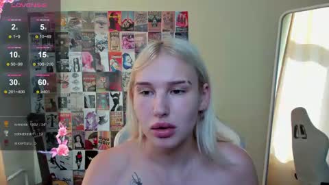 Snapshot of evelinalu chatting on June 14, 2:24 am Evelina online show from June 14, 2:24 am