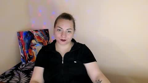 Snapshot of evelineli chatting on September 19, 5:42 am Lydia online show from September 19, 5:42 am