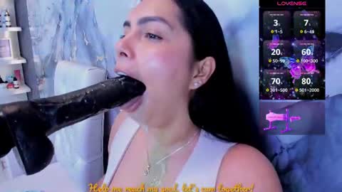 Snapshot of evelinn_belen chatting on June 22, 4:15 pm Evelinn belen online show from June 22, 4:15 pm