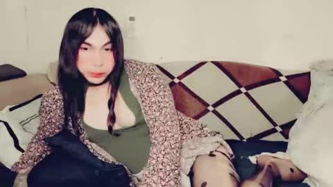 Snapshot of evelyn420521 chatting on June 3, 3:17 pm evelyn420521 online show from June 3, 3:17 pm