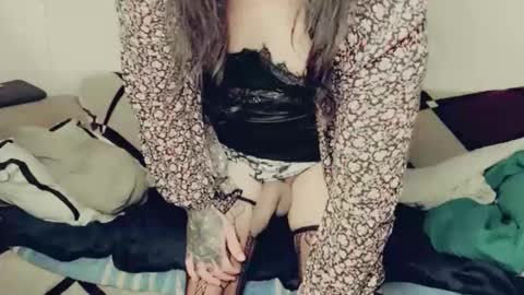 Snapshot of evelyn420521 chatting on June 4, 5:41 pm evelyn420521 online show from June 4, 5:41 pm