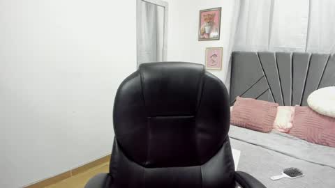 Snapshot of evelyn_2511 chatting on January 31, 12:29 pm Evelyn online show from January 31, 12:29 pm