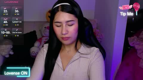 Snapshot of evelyn_ch_ chatting on February 12, 12:11 pm Evelyn online show from February 12, 12:11 pm