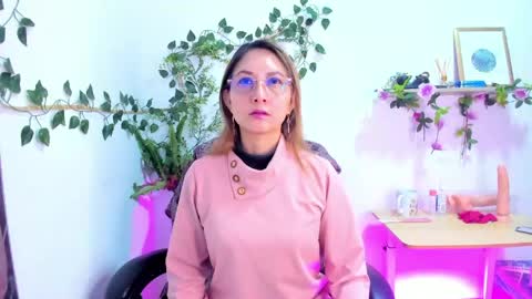 evelyn_miller___ online show from April 17, 7:06 pm