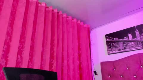 Snapshot of evelyn_sandoval chatting on May 25, 1:33 am Evelyn Sandoval online show from May 25, 1:33 am