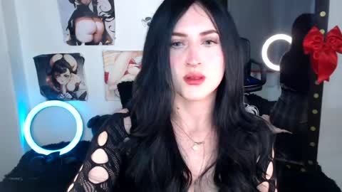 Snapshot of evelyn_sheeran chatting on July 2, 6:19 am Julieta online show from July 2, 6:19 am