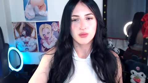 Snapshot of evelyn_sheeran chatting on July 12, 4:36 am Julieta online show from July 12, 4:36 am