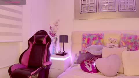 EvelynaGrey online show from March 19, 9:24 am