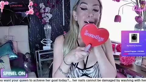 Snapshot of evelynagrey chatting on April 30, 7:53 pm EvelynaGrey online show from April 30, 7:53 pm