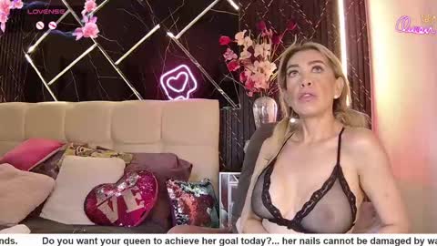 Snapshot of evelynagrey chatting on May 16, 12:18 am EvelynaGrey online show from May 16, 12:18 am
