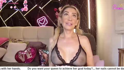 Snapshot of evelynagrey chatting on May 16, 1:02 am EvelynaGrey online show from May 16, 1:02 am