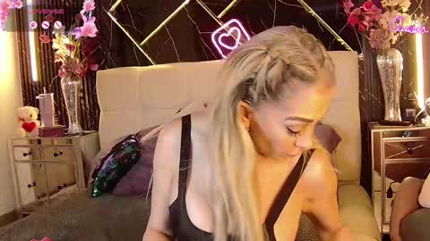 Snapshot of evelynagrey chatting on May 22, 7:37 am EvelynaGrey online show from May 22, 7:37 am