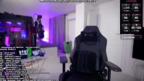 Snapshot of evelyne92 chatting on February 2, 6:53 pm Evelyne online show from February 2, 6:53 pm