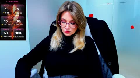Snapshot of evelyne_rose chatting on February 7, 6:24 am evelyne_rose online show from February 7, 6:24 am