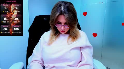 Snapshot of evelyne_rose chatting on February 20, 6:28 am evelyne_rose online show from February 20, 6:28 am