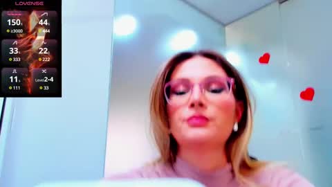Snapshot of evelyne_rose chatting on February 26, 12:36 pm evelyne_rose online show from February 26, 12:36 pm