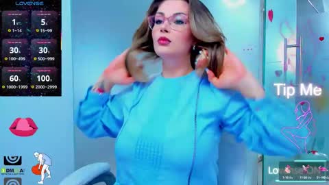 Snapshot of evelyne_rose chatting on September 10, 4:56 am evelyne_rose online show from September 10, 4:56 am