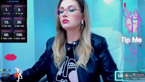 Snapshot of evelyne_rose chatting on September 14, 4:22 am evelyne_rose online show from September 14, 4:22 am