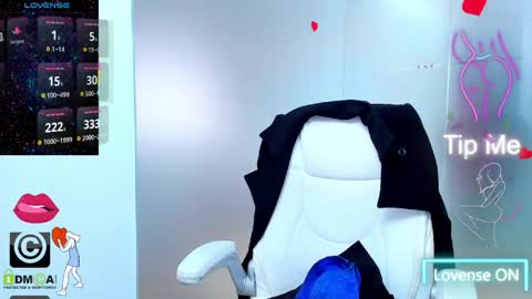 evelyne_rose online show from March 23, 5:55 am