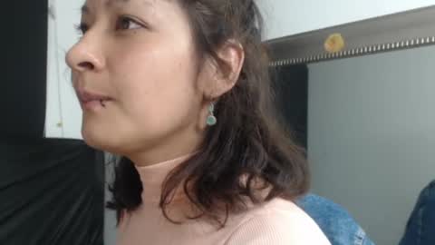 Evelyne online show from April 15, 3:02 am