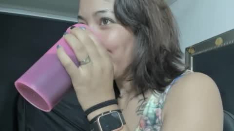 Snapshot of evelynesex chatting on May 4, 1:56 am Evelyne online show from May 4, 1:56 am