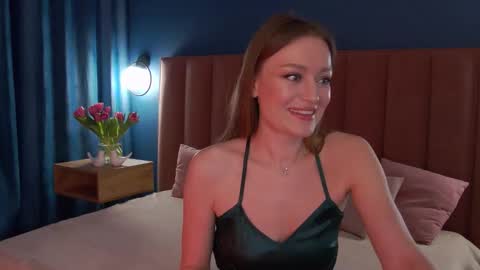 Evelyn online show from March 9, 2:26 am