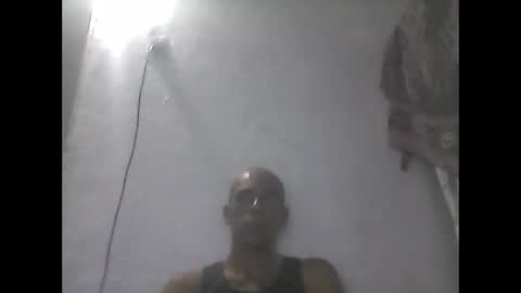 Snapshot of everaldosantos chatting on December 18, 10:02 pm everaldosantos online show from December 18, 10:02 pm
