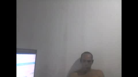 Snapshot of everaldosantos chatting on December 28, 1:29 am everaldosantos online show from December 28, 1:29 am