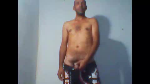 Snapshot of everaldosantos chatting on December 14, 10:25 pm everaldosantos online show from December 14, 10:25 pm
