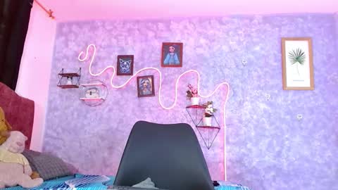 everlin__hot_ online show from February 1, 12:15 pm