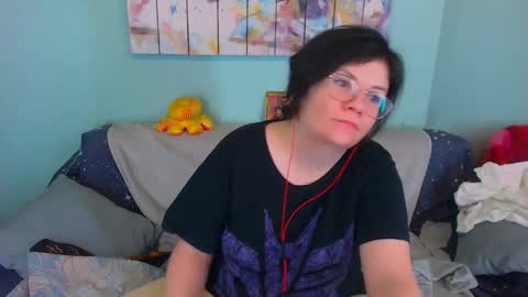 Everly online show from February 15, 5:37 am