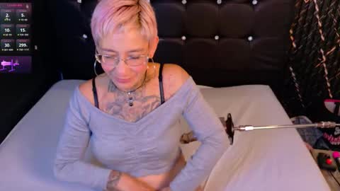 everlyn_sexx online show from March 19, 12:31 pm