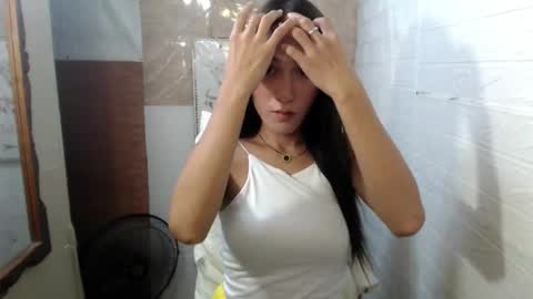 Snapshot of eves_candy chatting on October 11, 9:30 am Chloe mae online show from October 11, 9:30 am