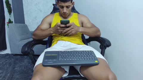 luis online show from October 17, 4:42 pm