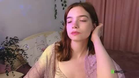 Snapshot of evi_brook chatting on October 14, 6:36 am evi_brook online show from October 14, 6:36 am