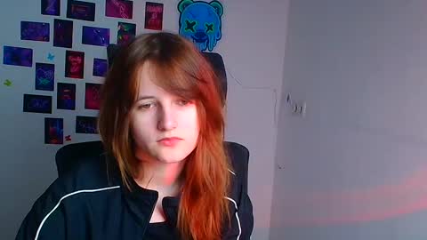 Evie online show from December 2, 9:54 pm