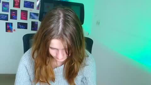 Evie online show from December 4, 9:56 pm