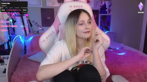 Evie online show from December 14, 6:56 am