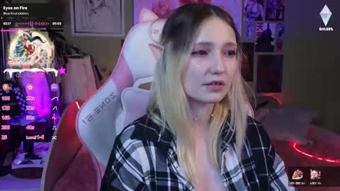 Evie online show from December 22, 4:06 am