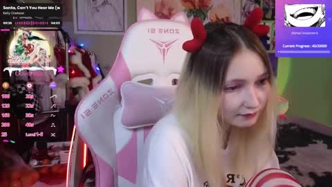 Evie online show from December 24, 8:38 pm