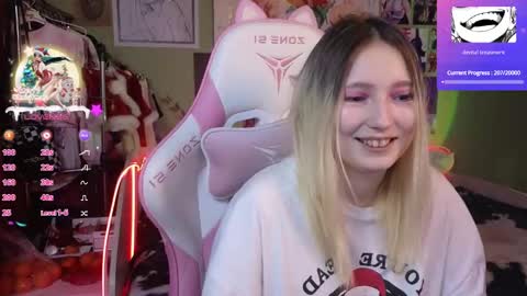 Evie online show from December 24, 11:44 pm