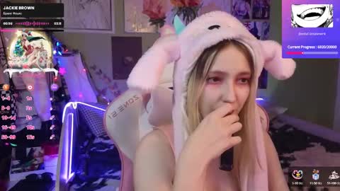 Evie online show from December 29, 6:45 am