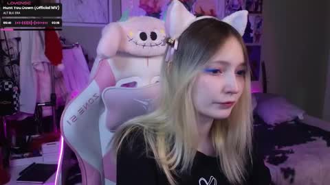 Evie online show from January 6, 8:39 pm