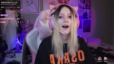 Evie online show from February 4, 11:38 pm