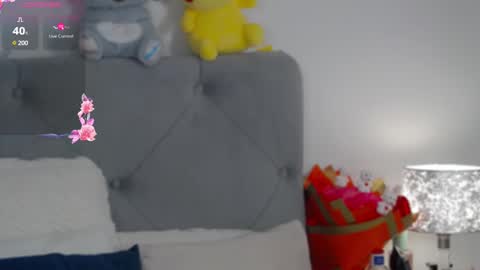 Evie online show from February 27, 6:42 pm