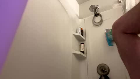 Snapshot of evil06942 chatting on May 24, 10:48 pm evil06942 online show from May 24, 10:48 pm