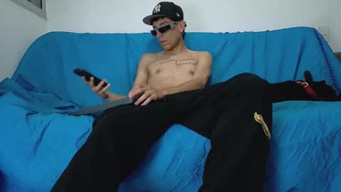 Snapshot of evil_boss1 chatting on June 10, 2:45 am evil_boss1 online show from June 10, 2:45 am
