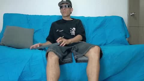 Snapshot of evil_boss1 chatting on June 23, 5:27 am evil_boss1 online show from June 23, 5:27 am