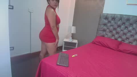 evonnymuse online show from April 17, 1:47 pm