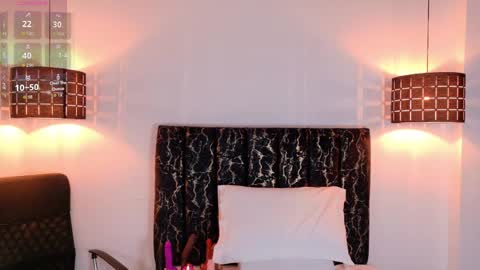 evvaa_moon online show from March 31, 12:27 pm